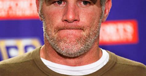 Brett Favre Fined for Refusing to Comply in Nude Photo。